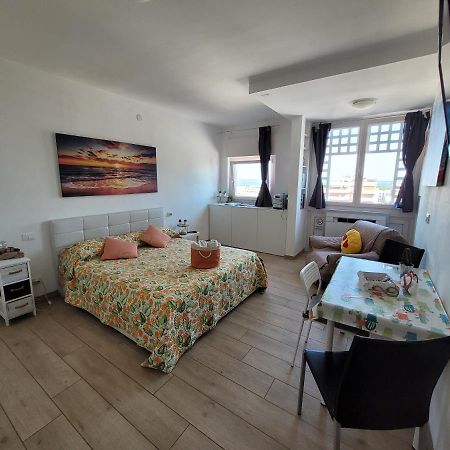 Rosato 3 Sea View Apartment Линяно Сабиадоро Екстериор снимка