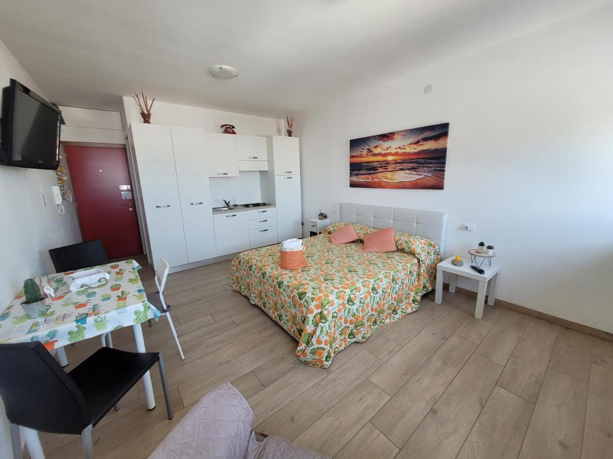 Rosato 3 Sea View Apartment Линяно Сабиадоро Екстериор снимка